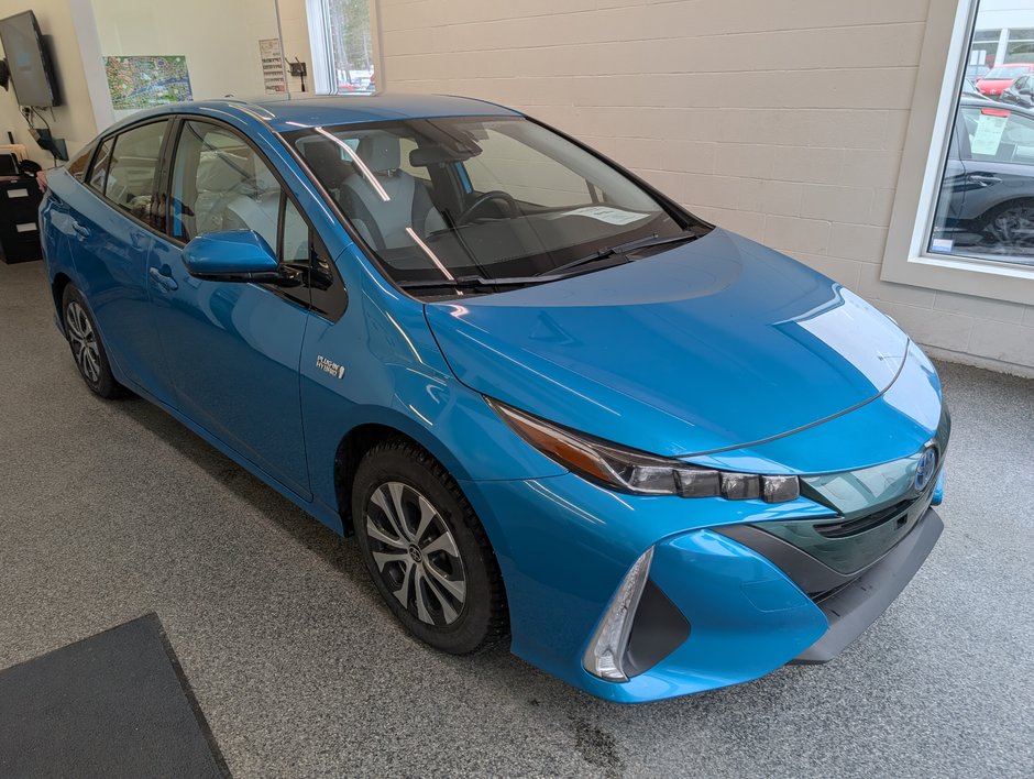 Toyota Prius Prime GROUPE AMELIORER, BRANCHABLE, 2020 à Magog, Québec