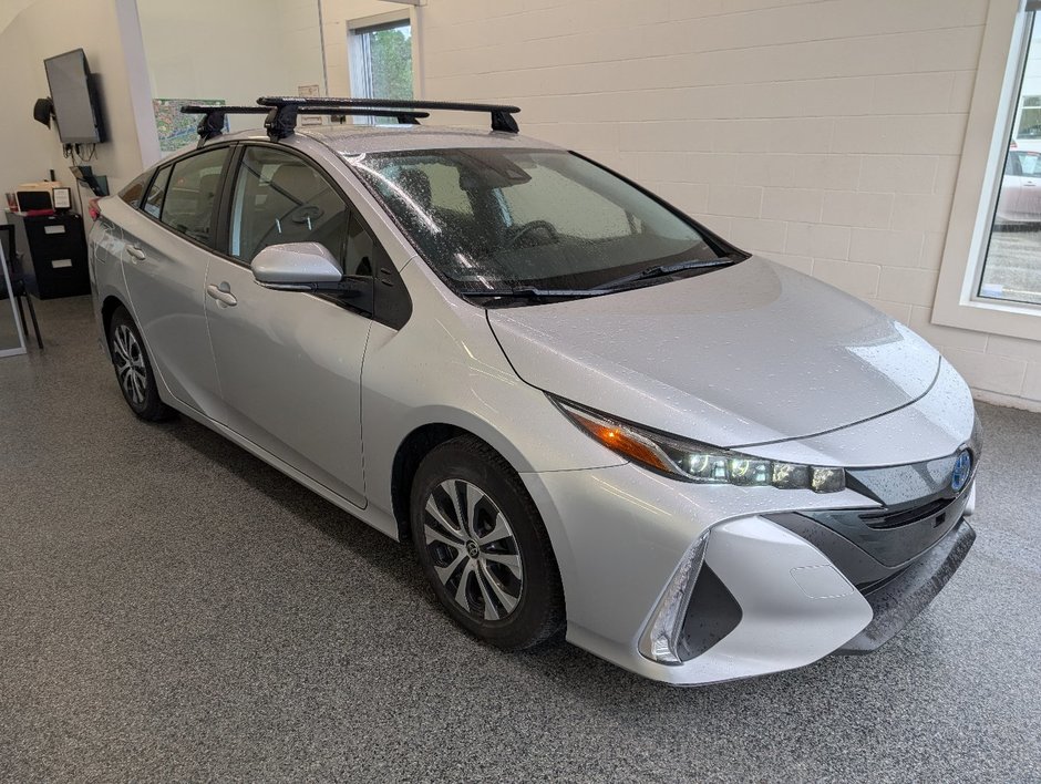 Toyota PRIUS PRIME GROUPE AMELIORER, 2022 à Magog, Québec