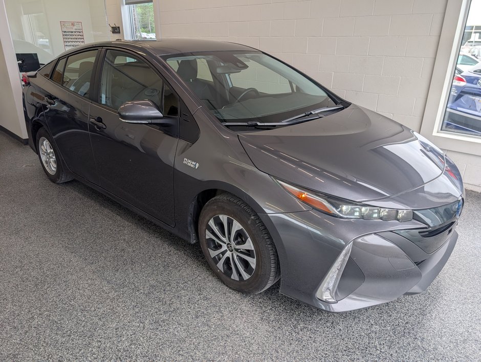 2022 Toyota Prius Prime BRANCHABLE, A/C, in Magog, Quebec