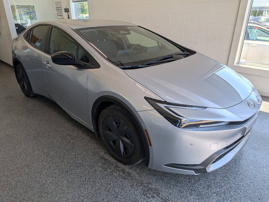 Toyota PRIUS PRIME SE BRANCHABLE, 2023 à Magog, Québec