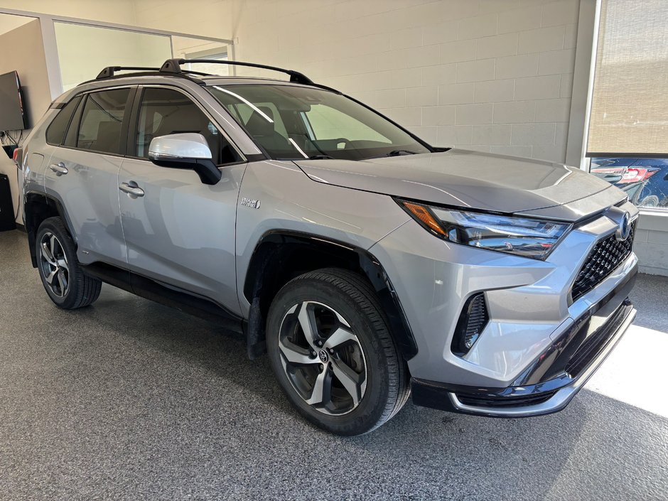 2024 Toyota RAV4 Prime SE in Magog, Quebec