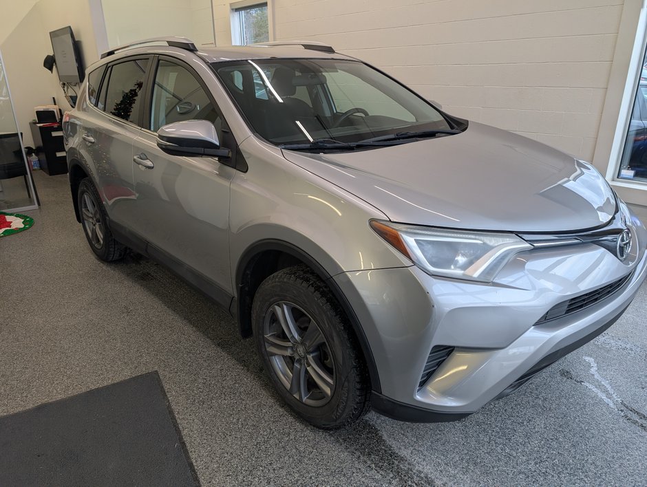 Toyota RAV4 LE AWD 2016 à Magog, Québec