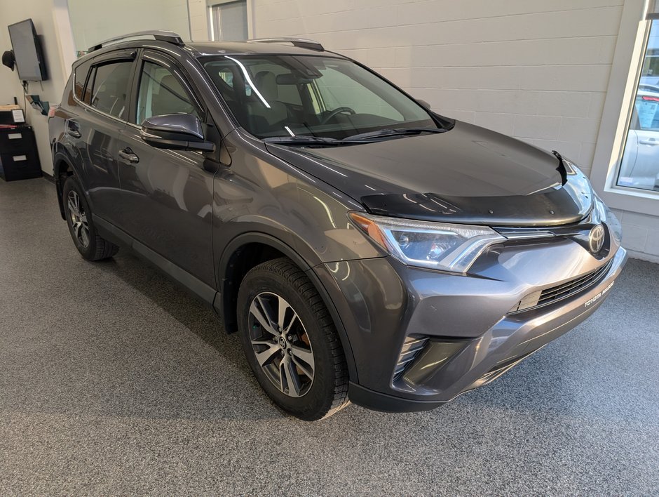 2018 Toyota RAV4 LE AWD, in Magog, Quebec