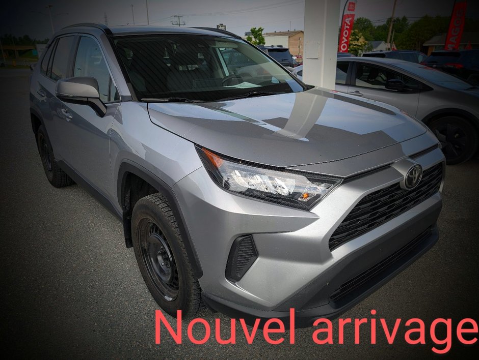 Toyota RAV4 LE AWD 2020 à Magog, Québec