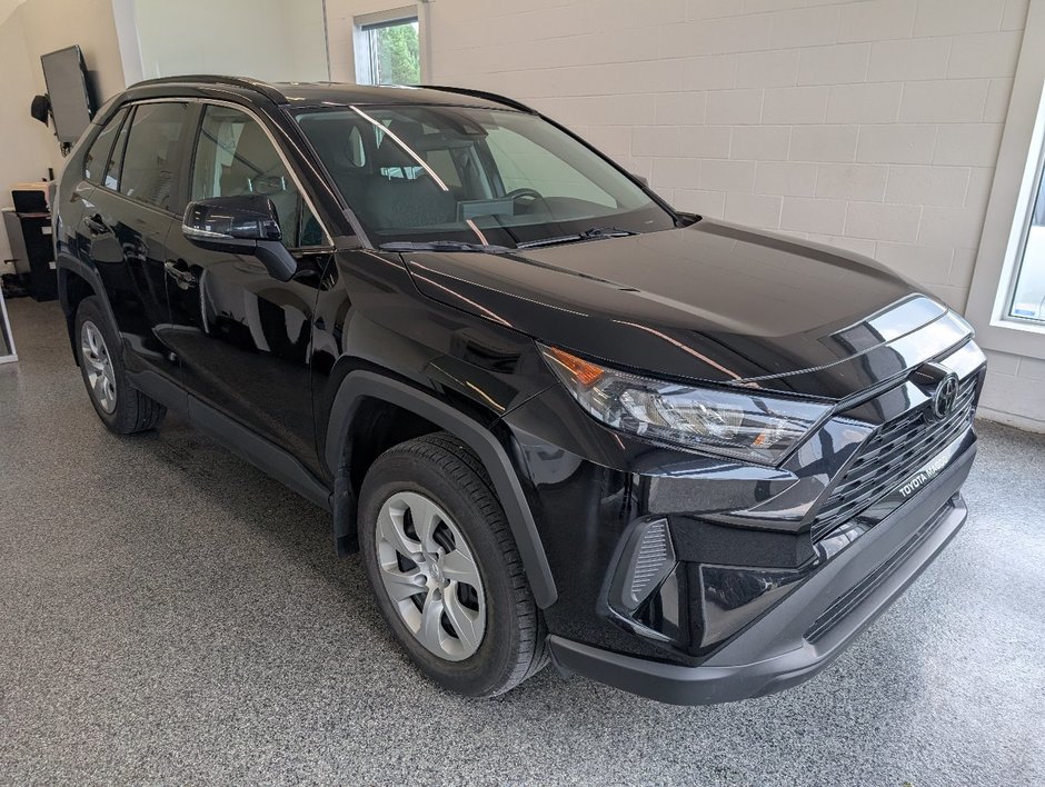 Toyota RAV4 LE, A/C, 2021 à Magog, Québec