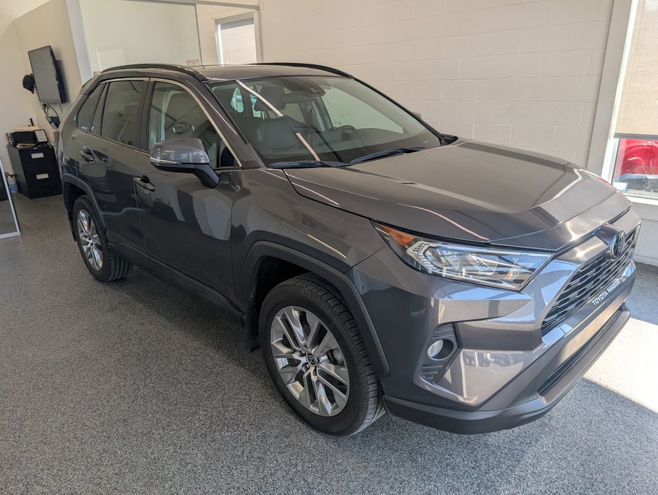 2021 Toyota RAV4 XLE Premium, AWD, in Magog, Quebec