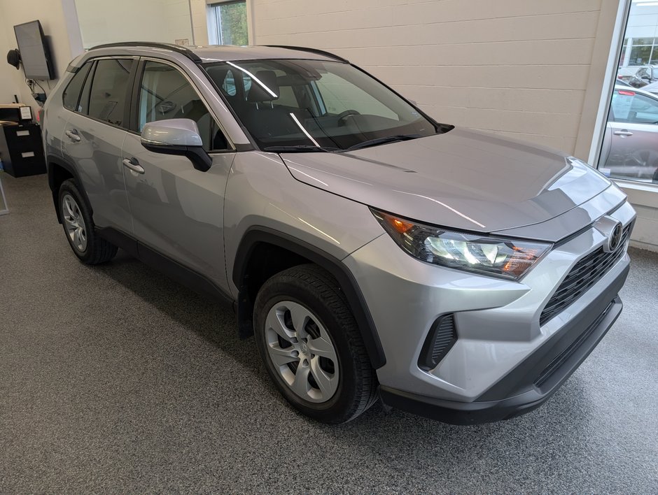 Toyota RAV4 LE AWD, 2021 à Magog, Québec