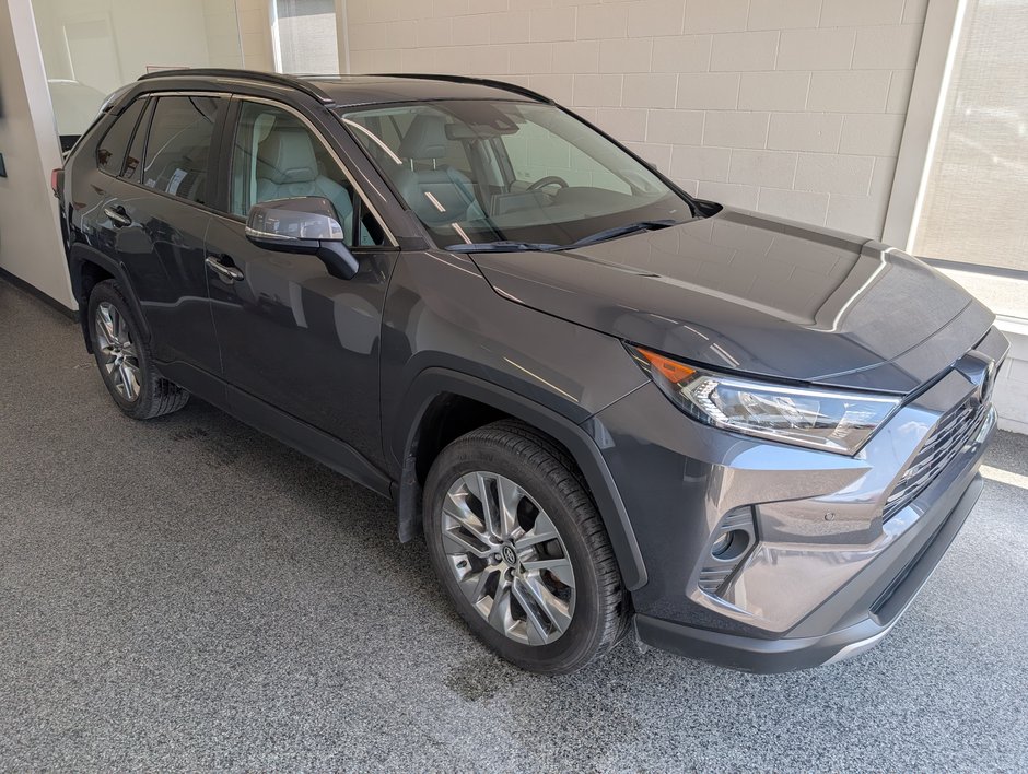 Toyota RAV4 Limited AWD, CUIT, TOIT, 2021 à Magog, Québec