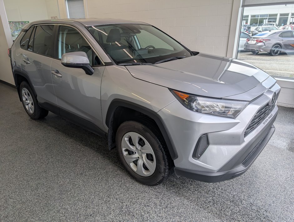 2022 Toyota RAV4 LE, A/C, in Magog, Quebec