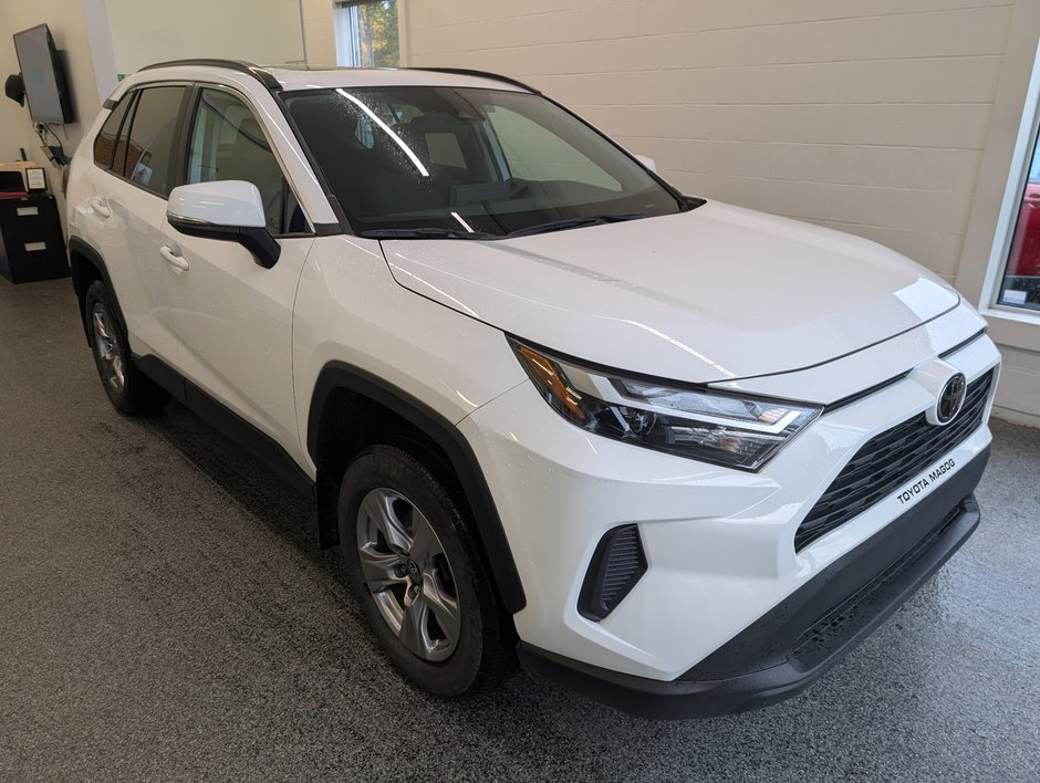 Toyota RAV4 XLE AWD, 2022 à Magog, Québec