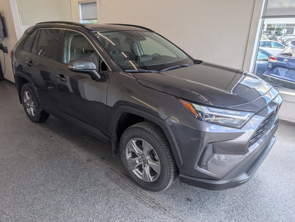 Toyota RAV4 XLE AWD, 2023 à Magog, Québec