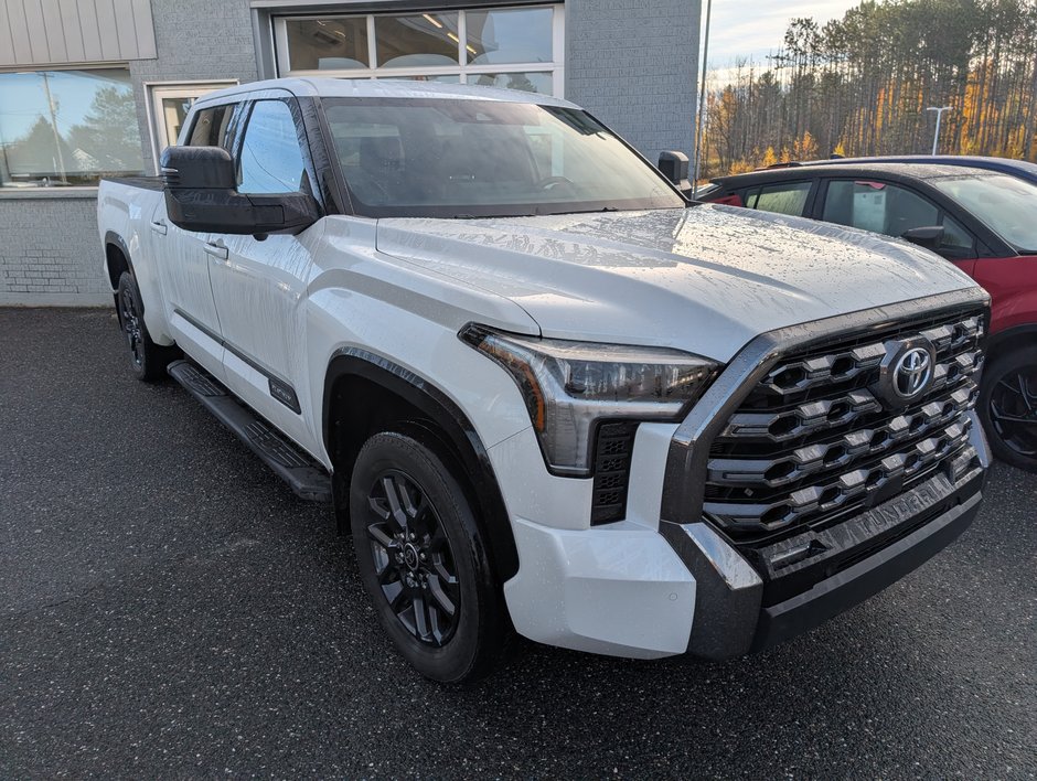 Toyota Tundra CREW MAX PLATINUM, 4X4 2022 à Magog, Québec
