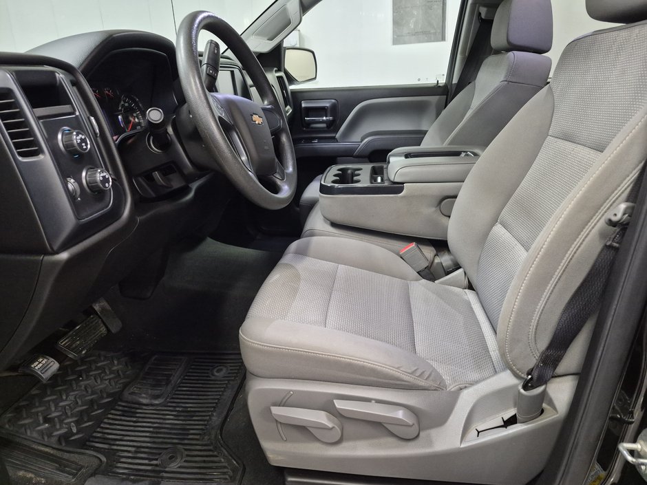 Chevrolet SILVERADO 1500 LD CUSTOM 2019-17