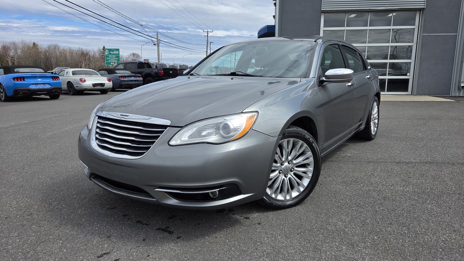 Chrysler 200 Limited 2013 à Matane, Québec