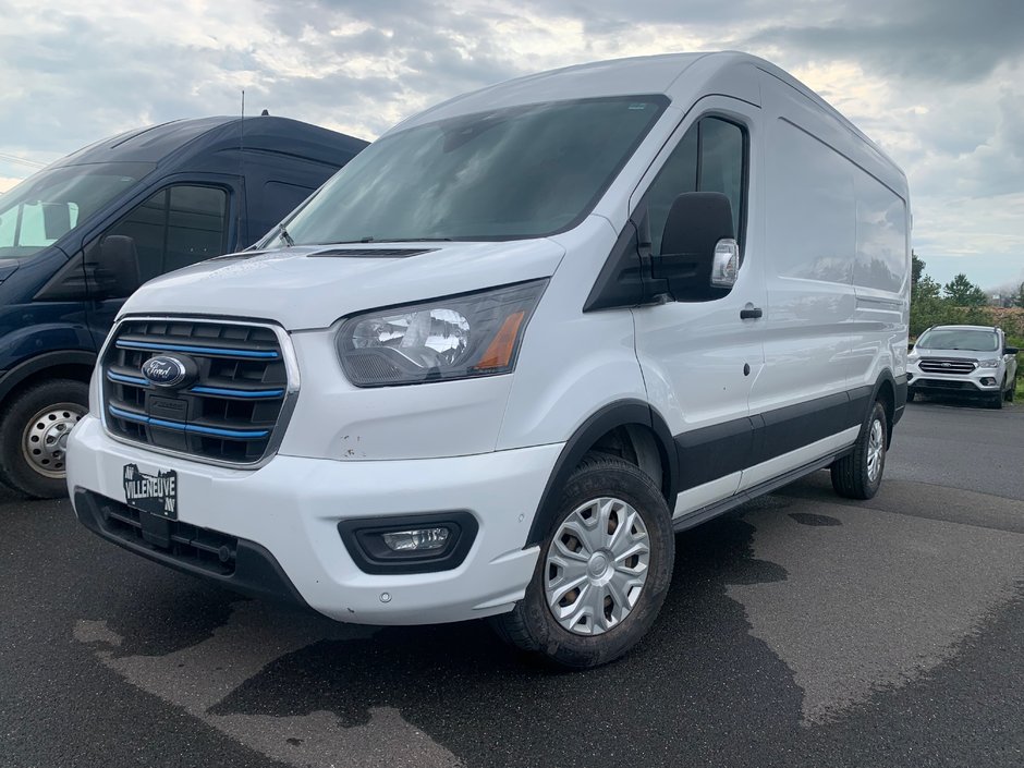 2022 Ford E-Transit Cargo Van Électrique TOIT MOYEN in Matane, Quebec