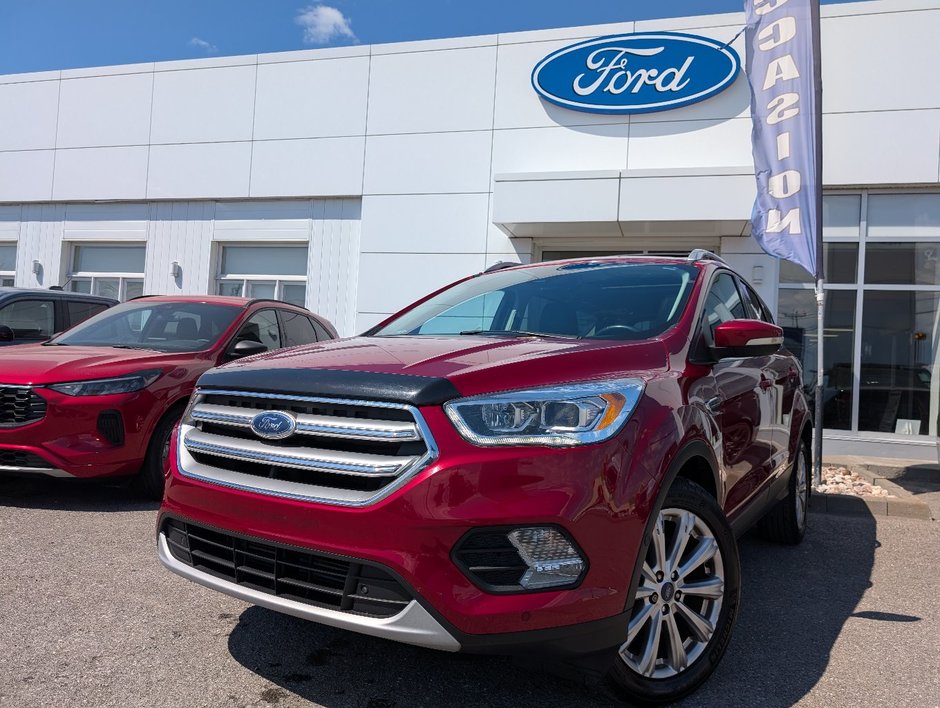 2017 Ford Escape Titanium 4WD   ENS. REMORQUAGE in Matane, Quebec