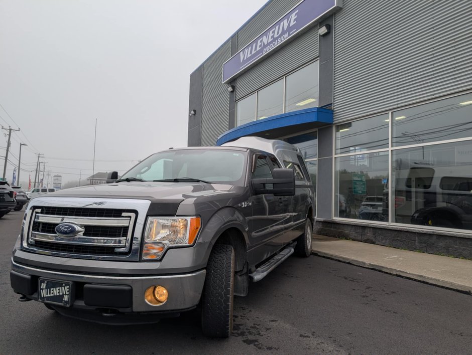 2014 Ford F-150 XLT  301A  SUPERCAB avec boîte de fibre in Matane, Quebec