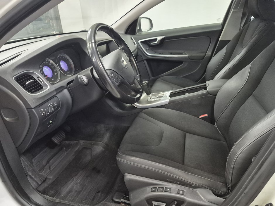 2012 Volvo S60 T5 LEVEL I-11