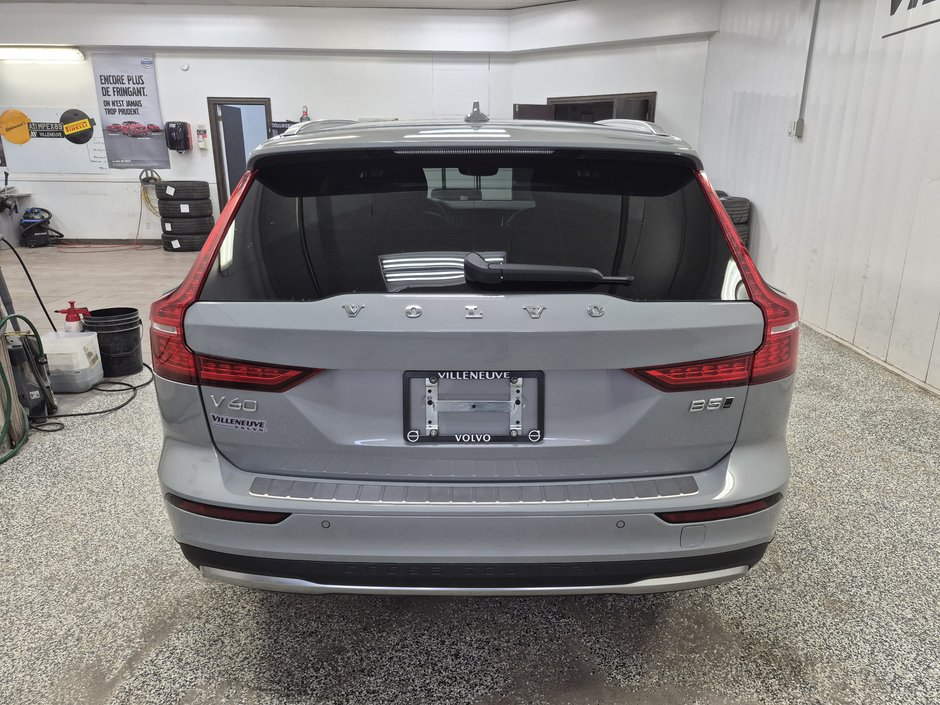 2025 Volvo V60 CROSS COUNTRY PLUS-3