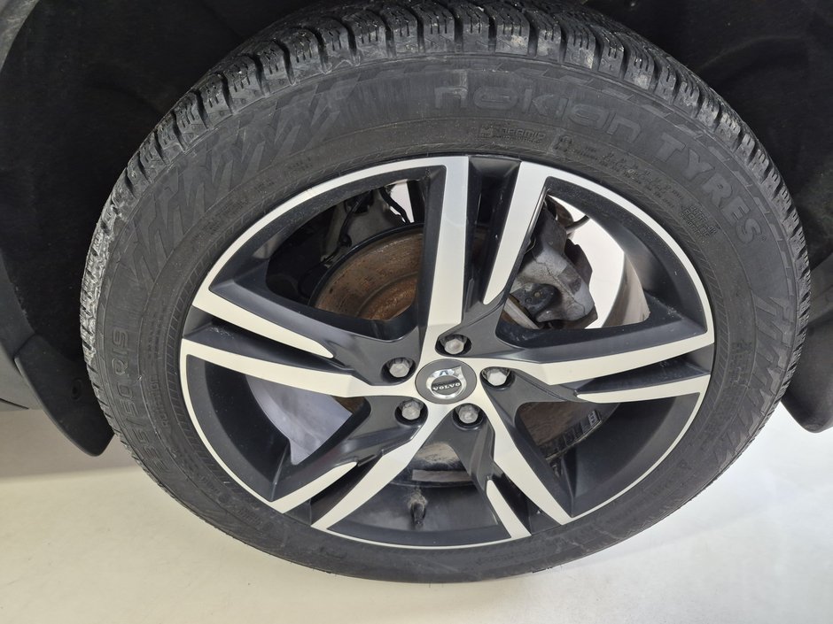 2022 Volvo XC40 R-DESIGN-6