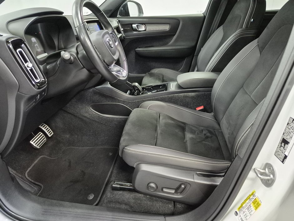 2022 Volvo XC40 ULTIMATE-5