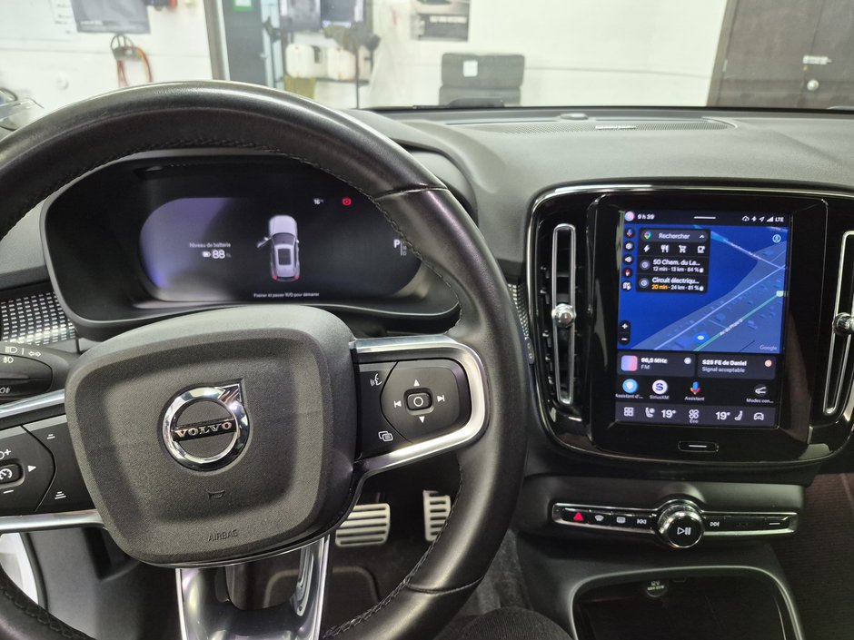 2022 Volvo XC40 ULTIMATE-6