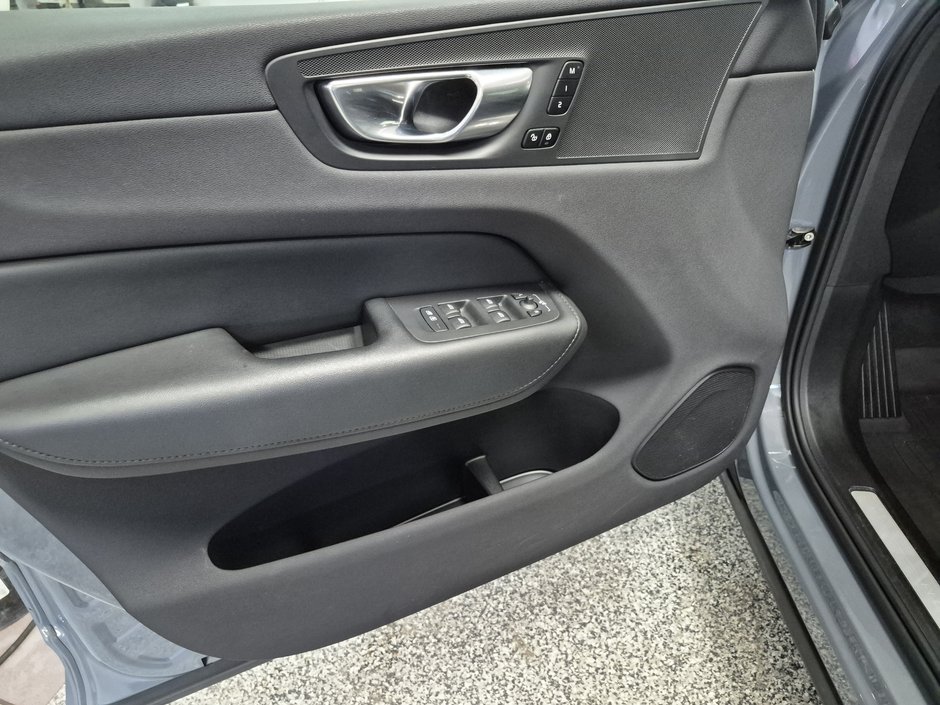 2023 Volvo XC60 RECHARGE PLUS BRIGHT THEME-7