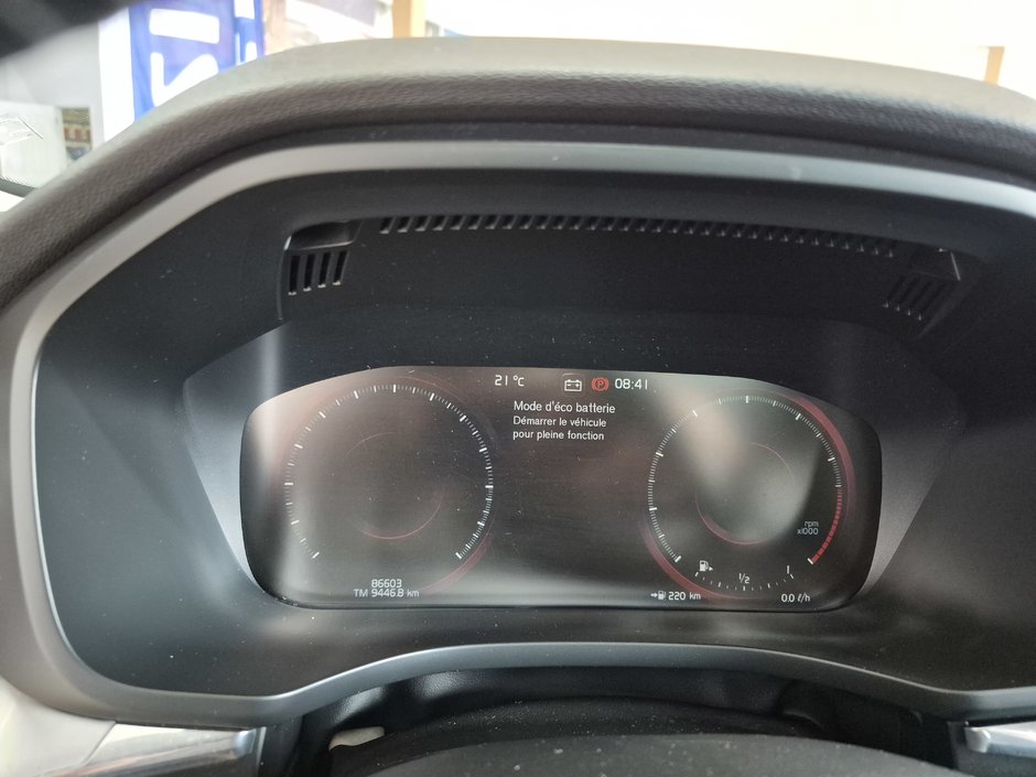 2020 Volvo XC60 MOMENTUM-6