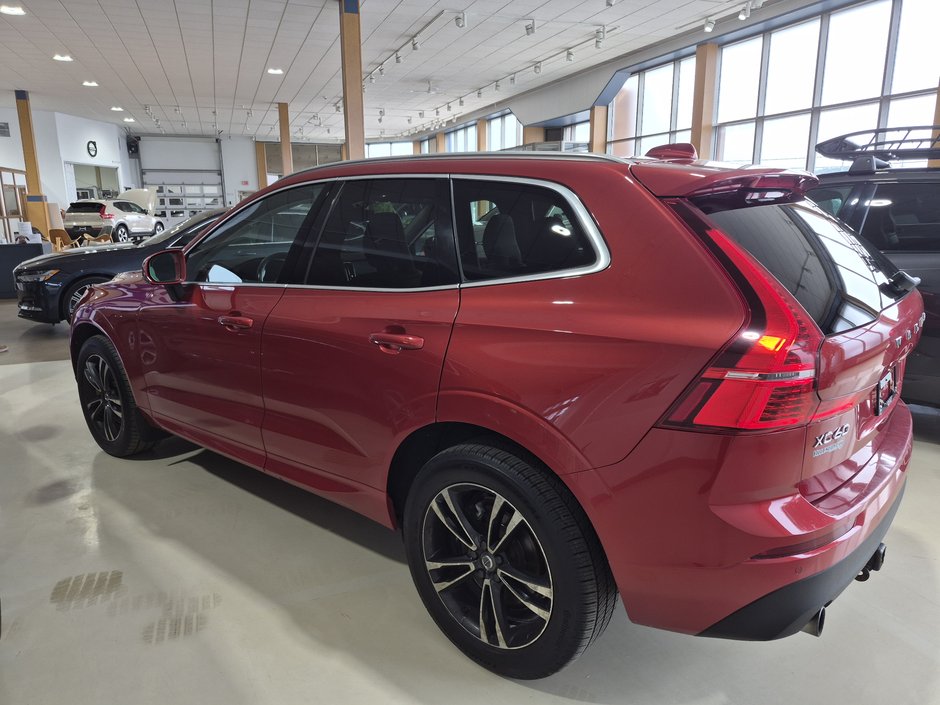 2020 Volvo XC60 MOMENTUM-2