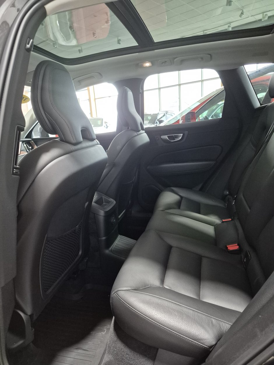 2022 Volvo XC60 INSCRIPTION EXPRESSION-19