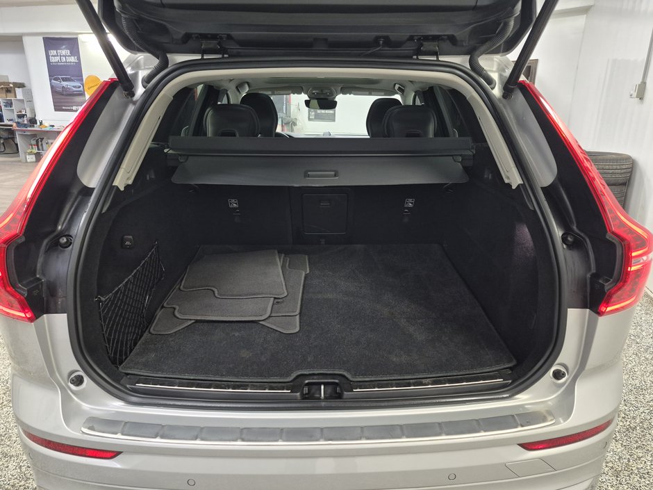 2023 Volvo XC60 ULTIMATE BRIGHT THEME-1