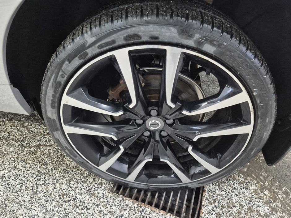 2023 Volvo XC60 ULTIMATE BRIGHT THEME-5