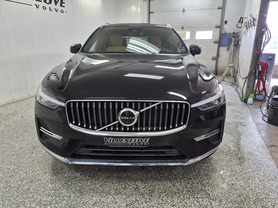 Volvo XC60 ULTIMATE BRIGHT THEME 2023-1