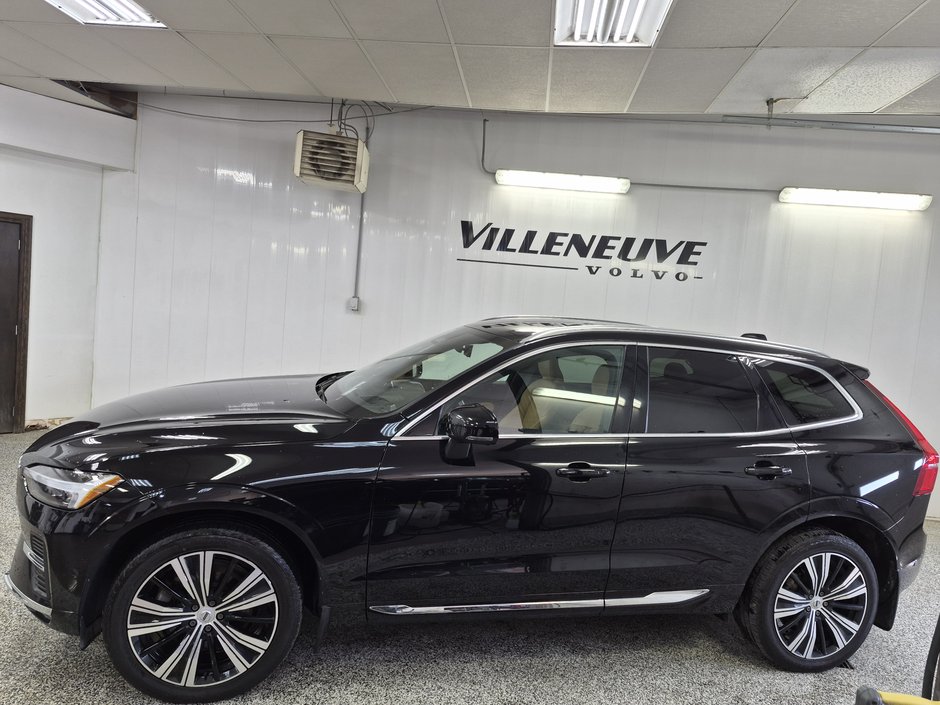 Volvo XC60 ULTIMATE BRIGHT THEME 2023-2