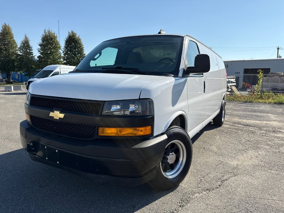 2021 Chevrolet Express Cargo Van 2500 155' in Saint-Sulpice, Quebec