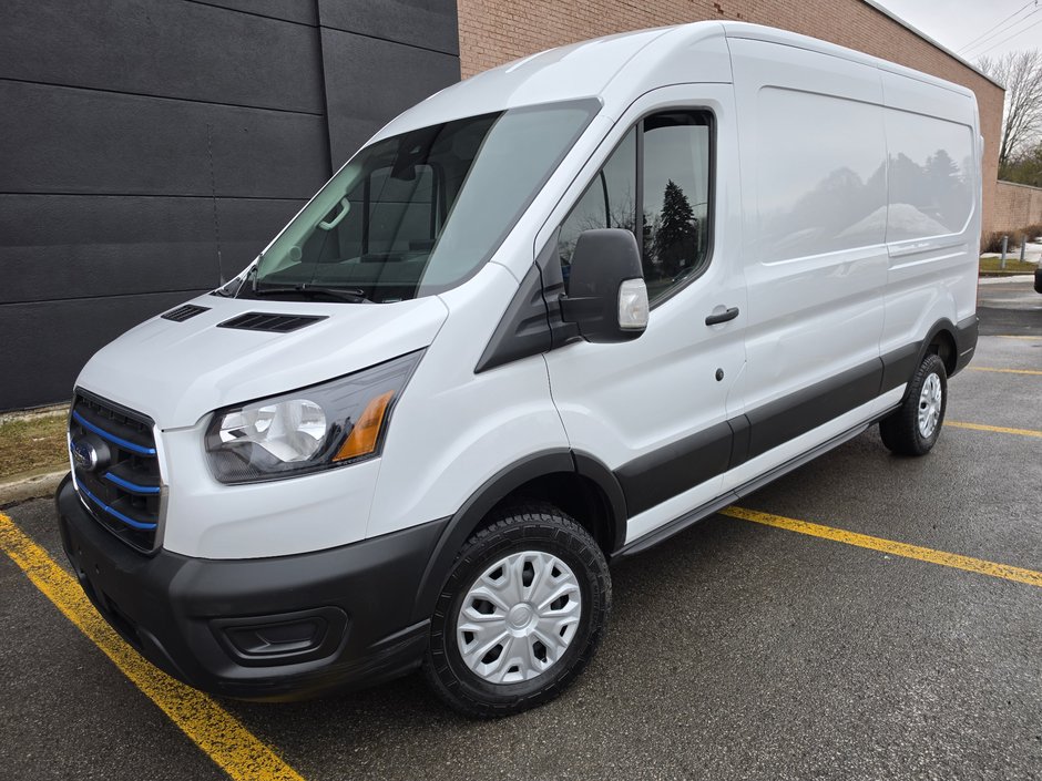 2023 Ford E-Transit Cargo Van T-350 Medium Roof 148' in Repentigny, Quebec