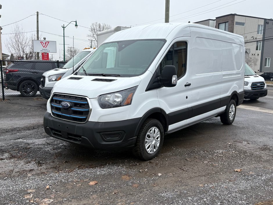 2023 Ford E-Transit Cargo Van T-350 Medium Roof 148' in Repentigny, Quebec
