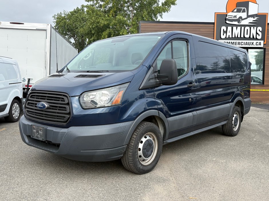 2017 Ford Transit Cargo Van T-150 Low Roof 130' in Saint-Sulpice, Quebec