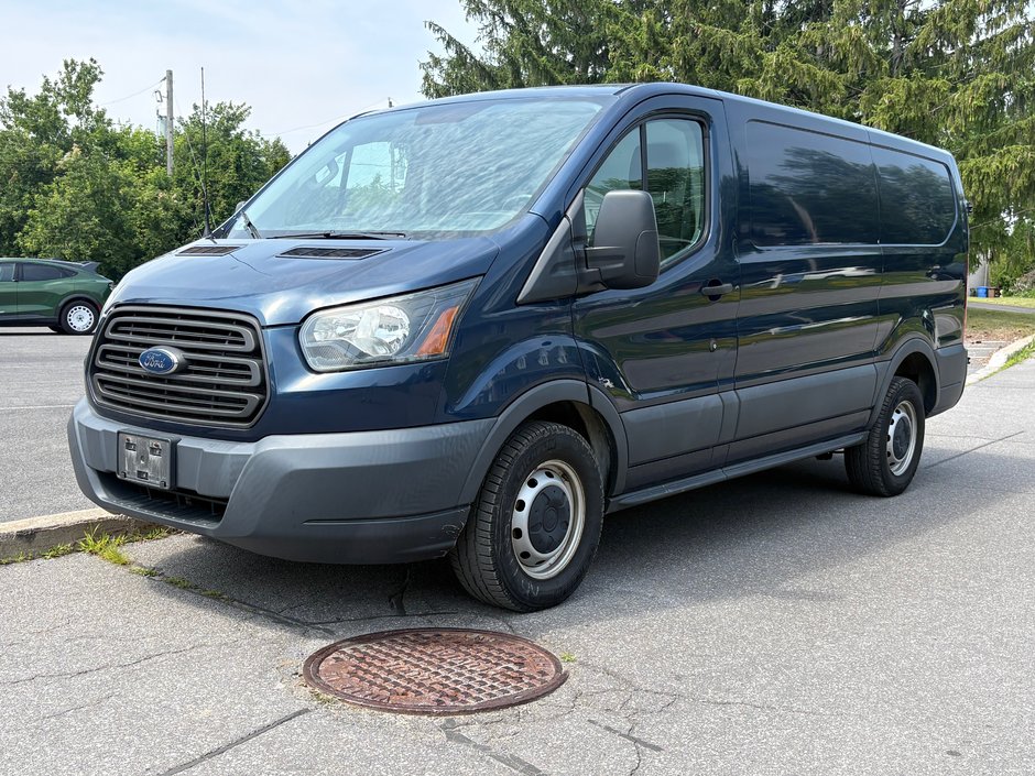 Ford Transit Cargo Van T-150 Low Roof 130' 2017 à Repentigny, Québec