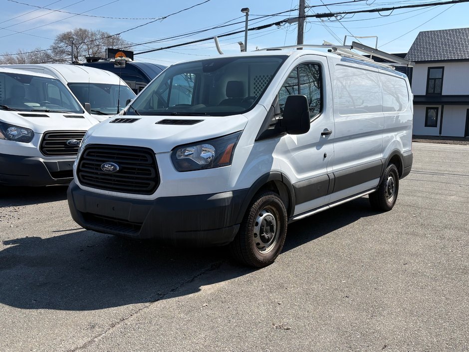 2018 Ford Transit Cargo Van T-150 Low Roof 130' in Repentigny, Quebec