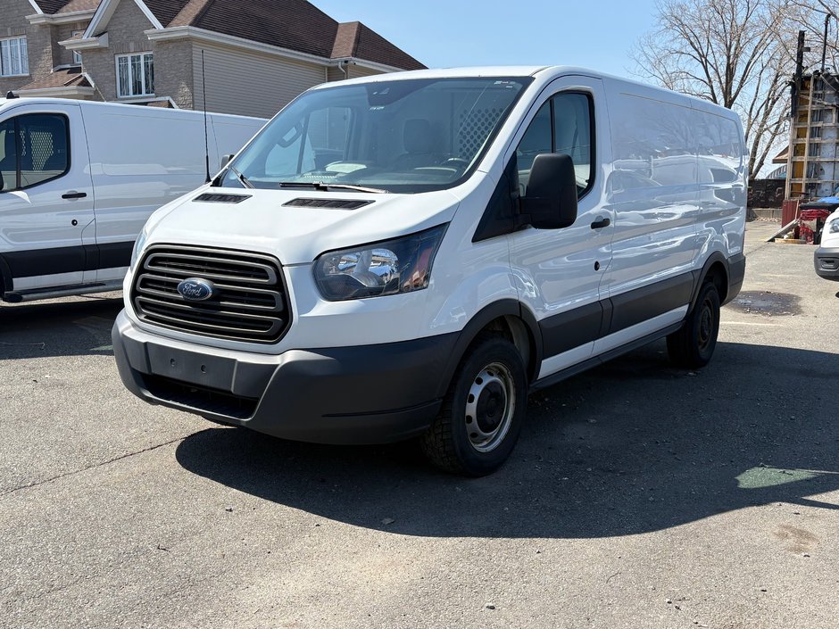 2018 Ford Transit Cargo Van T-150 Low Roof 130' in Repentigny, Quebec