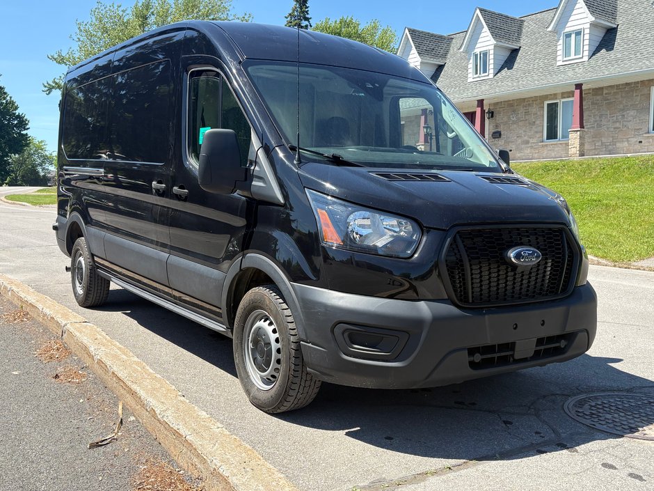 2022 Ford Transit Cargo Van T-250 Medium Roof 148' in Repentigny, Quebec