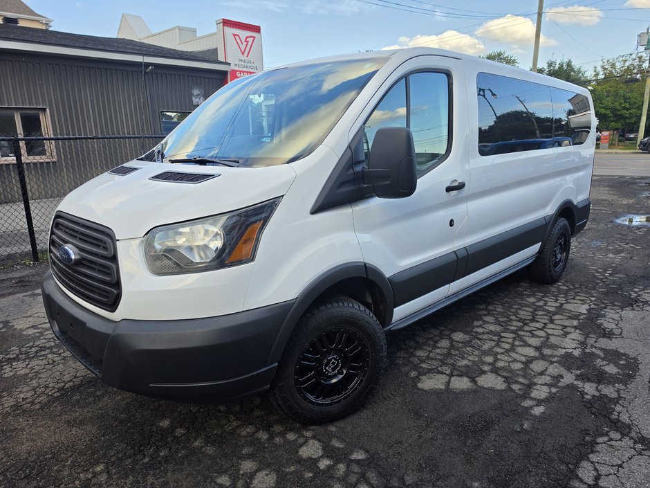 Ford Transit Wagon T-150 XLT Wagon 2015 à Repentigny, Québec