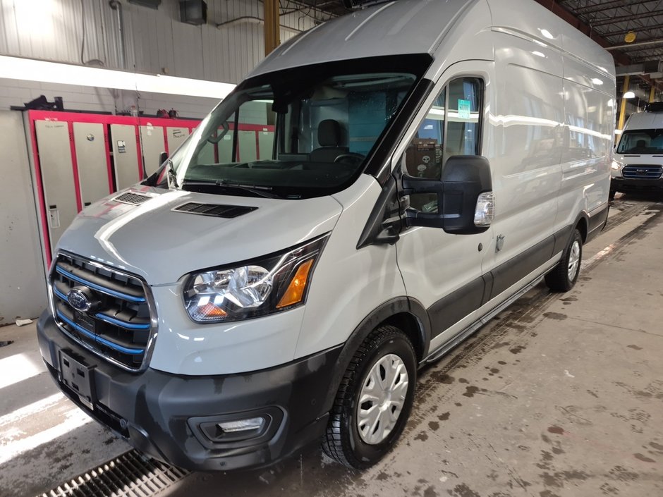 Ford E-Transit Cargo Van T-350 High Roof 148' 2022 à Repentigny, Québec