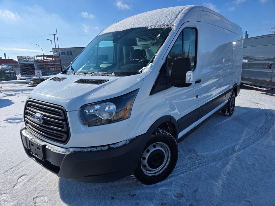 Ford Transit Cargo Van T-250 Medium Roof 148' 2018 à Repentigny, Québec