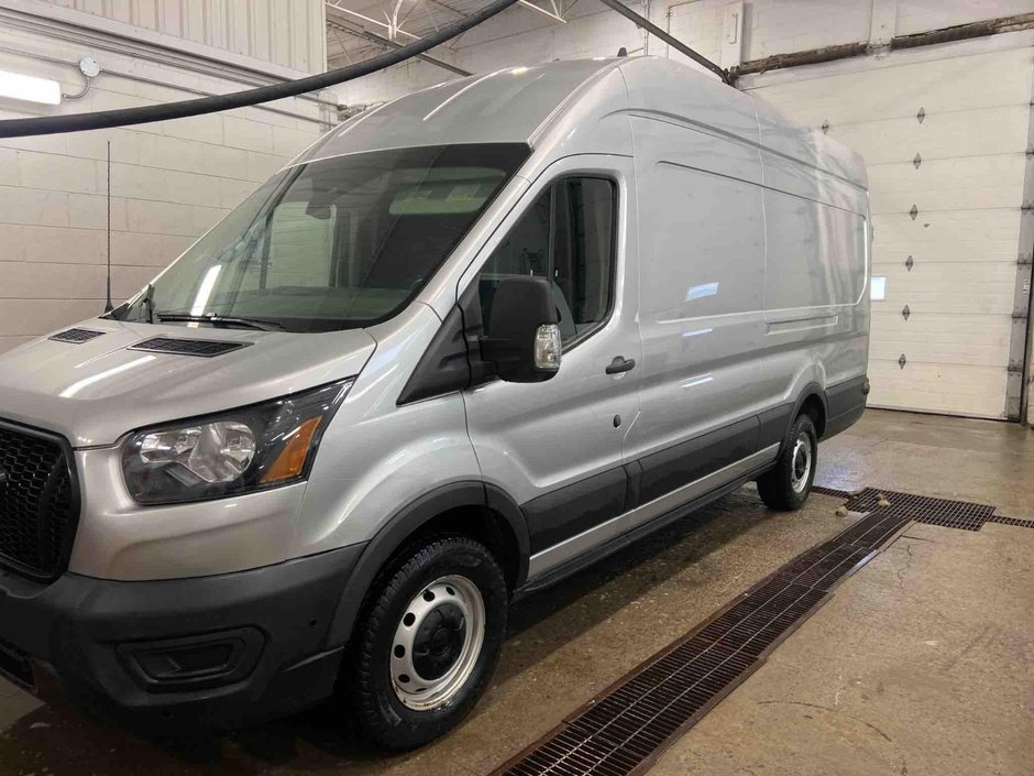 2023 Ford Transit Cargo Van T-250 High Roof 148' EXT in Repentigny, Quebec