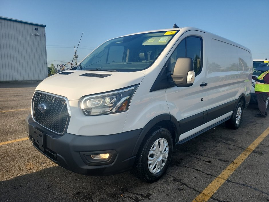 2023 Ford Transit Cargo Van T-250 Low Roof 130' in Repentigny, Quebec