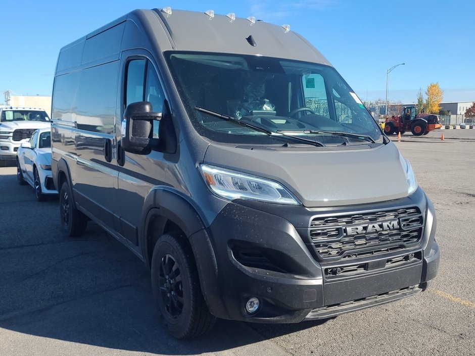 Ram ProMaster Cargo Van 2500 High Roof 136' SLT + 2025 à Repentigny, Québec