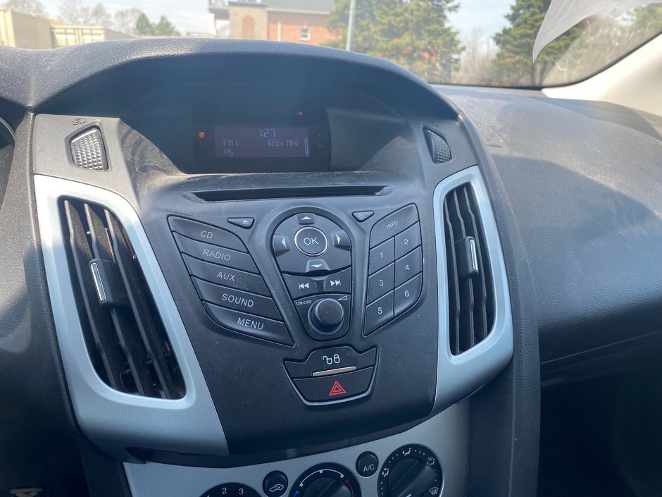 2012 Ford Focus SE-3