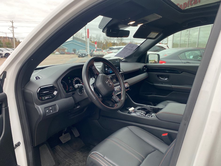 2025 Honda Pilot TrailSport-1